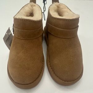 Pawz by Bearpaw Girls Youth Amy Suede Boot, Size 10 NWT's